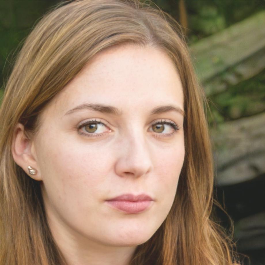 Portrait de Cassandre Moreau, conseillère financière